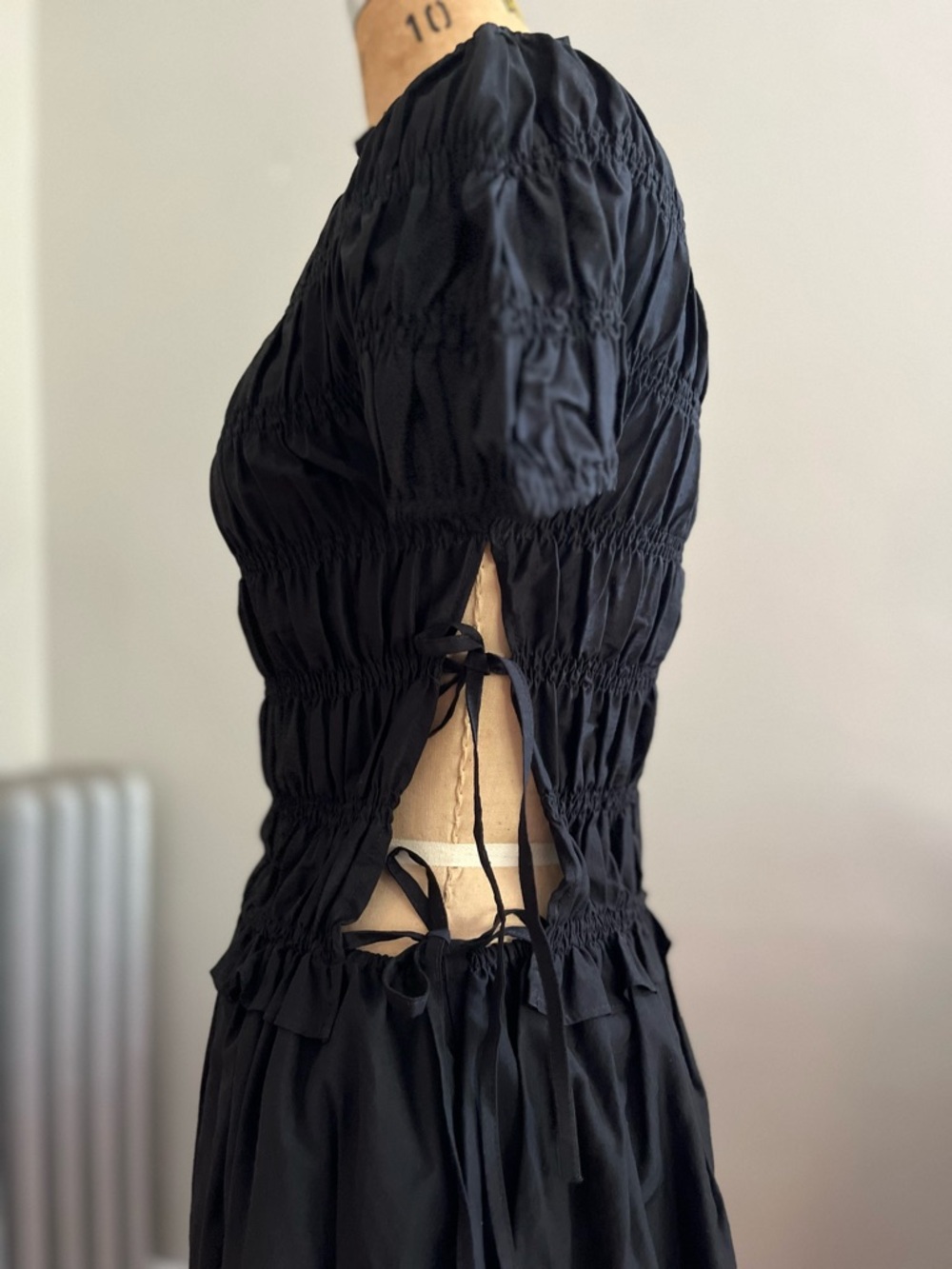 Cordera Fluid Sculpted Dress - Picture 4 of 12